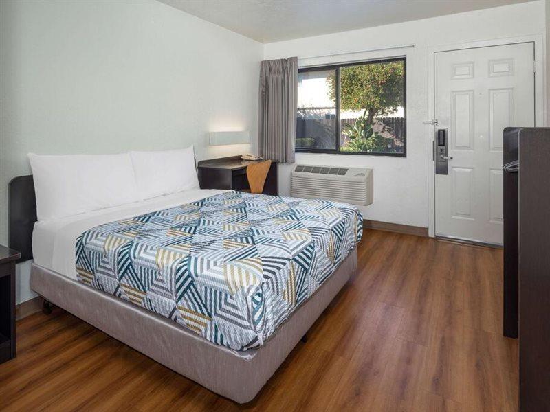 Motel 6-Santa Barbara, Ca - State Street Kültér fotó