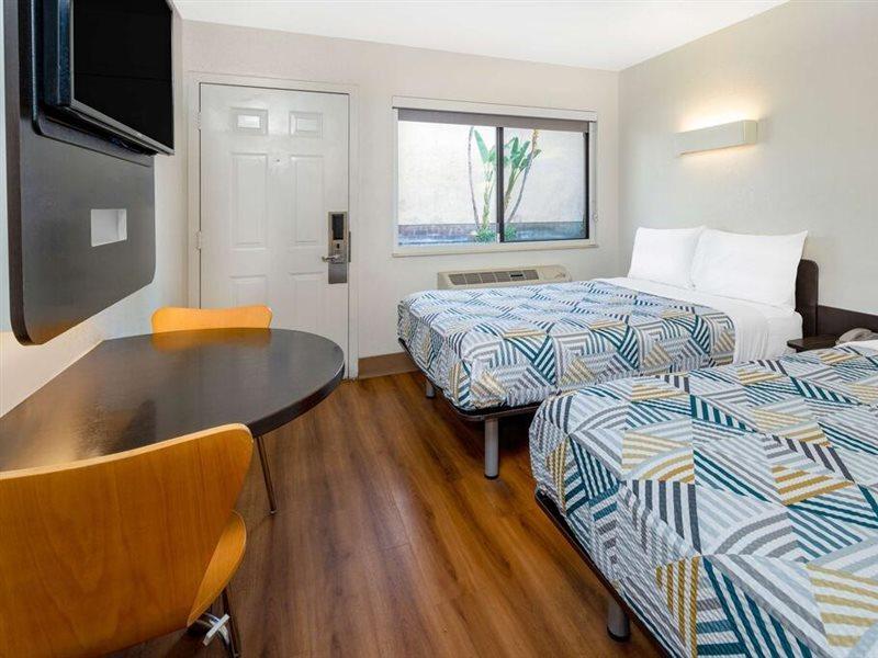 Motel 6-Santa Barbara, Ca - State Street Kültér fotó