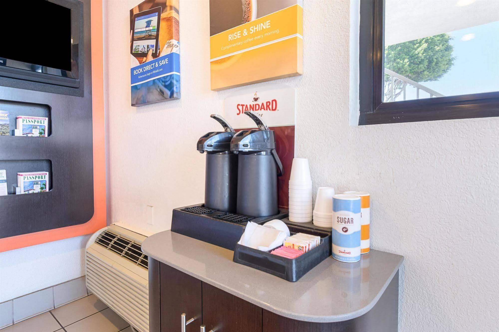 Motel 6-Santa Barbara, Ca - State Street Kültér fotó