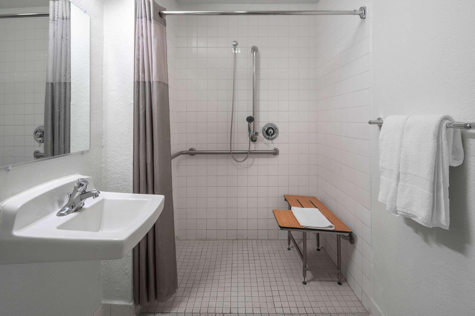 Motel 6-Santa Barbara, Ca - State Street Kültér fotó