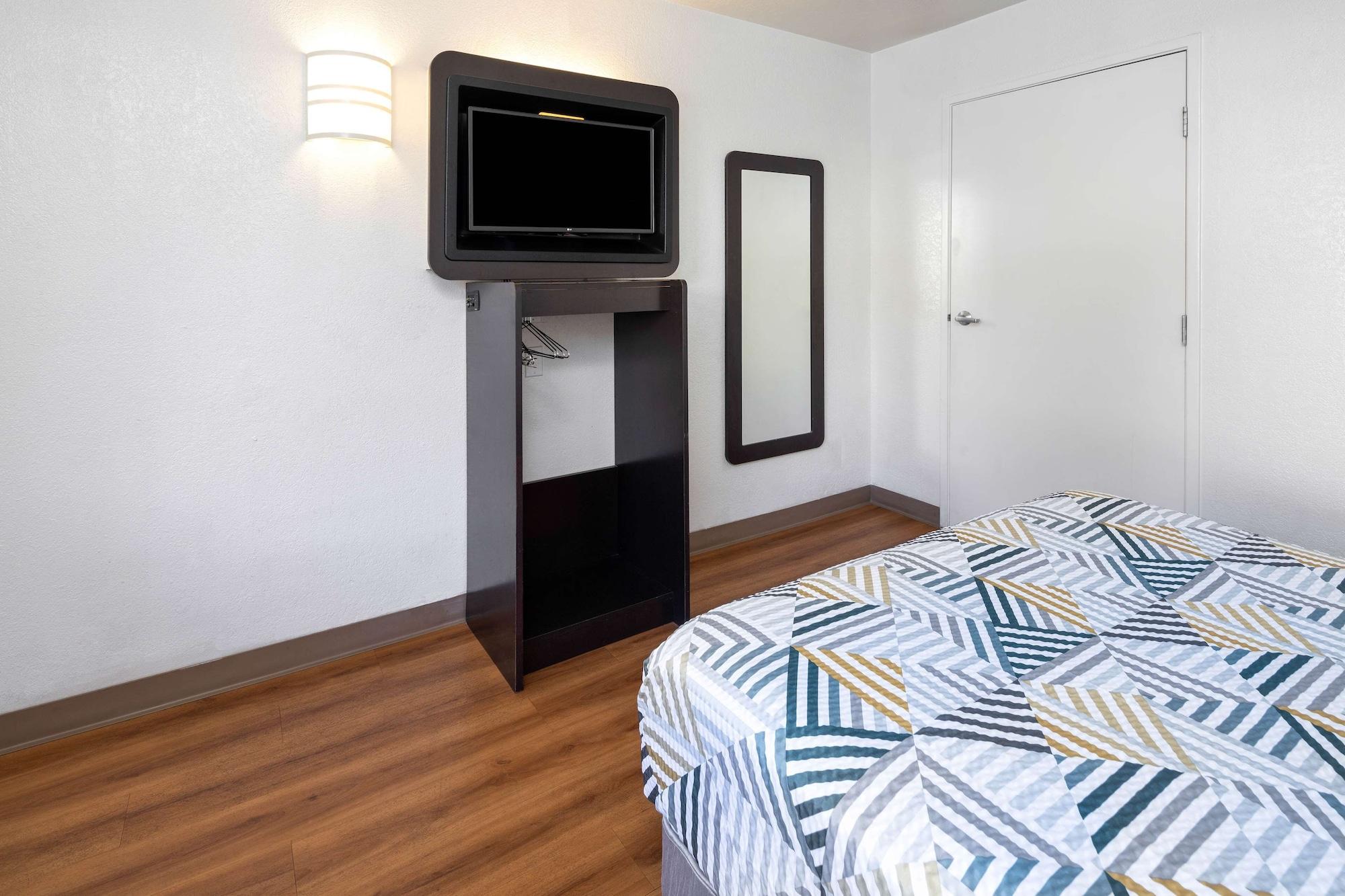 Motel 6-Santa Barbara, Ca - State Street Kültér fotó