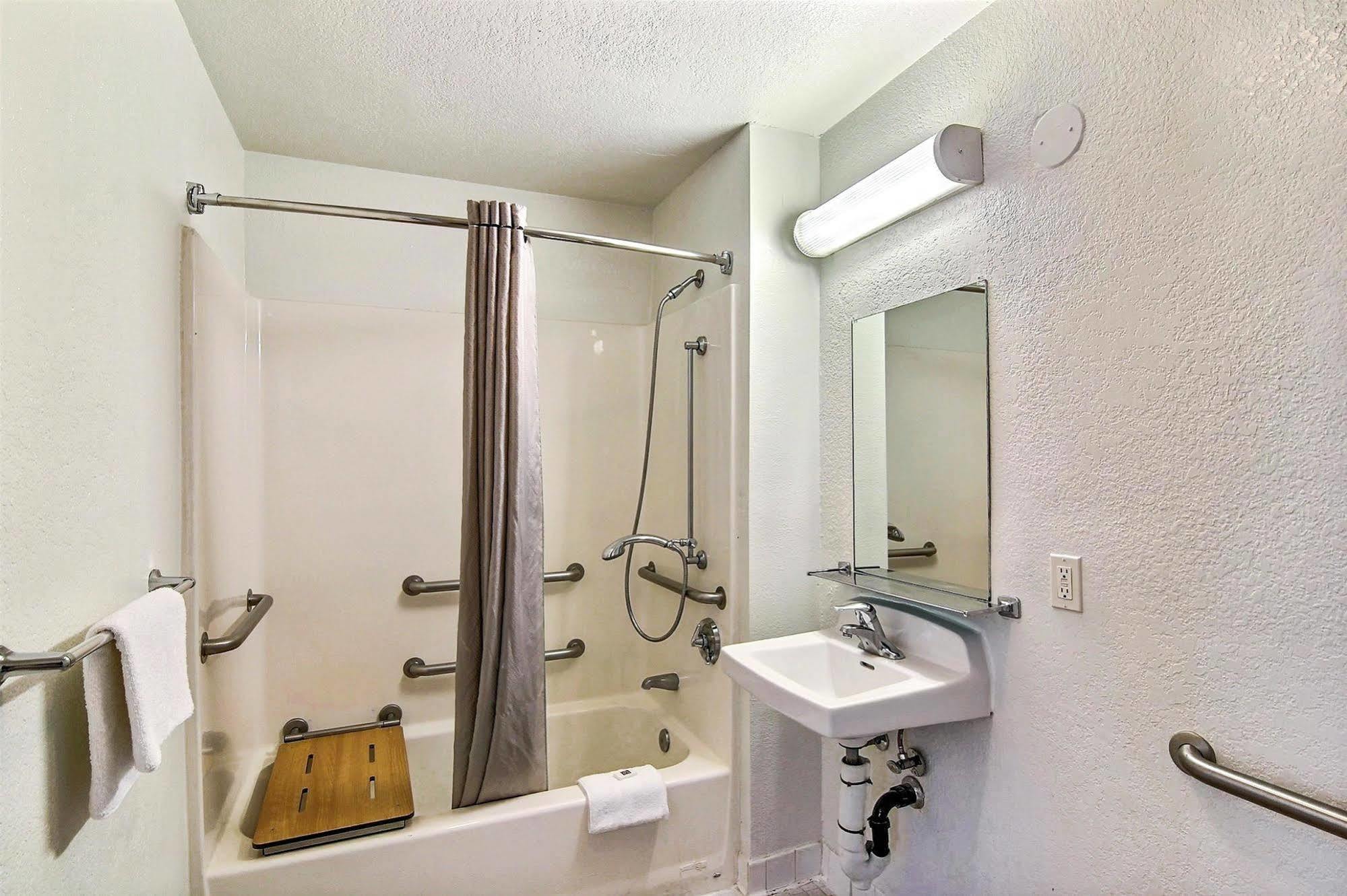 Motel 6-Santa Barbara, Ca - State Street Kültér fotó